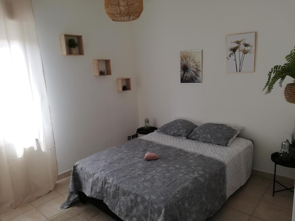 Superbe appartement de 90m2 à Uzes super équipé avec Garage et grand parking privatif Exterior foto