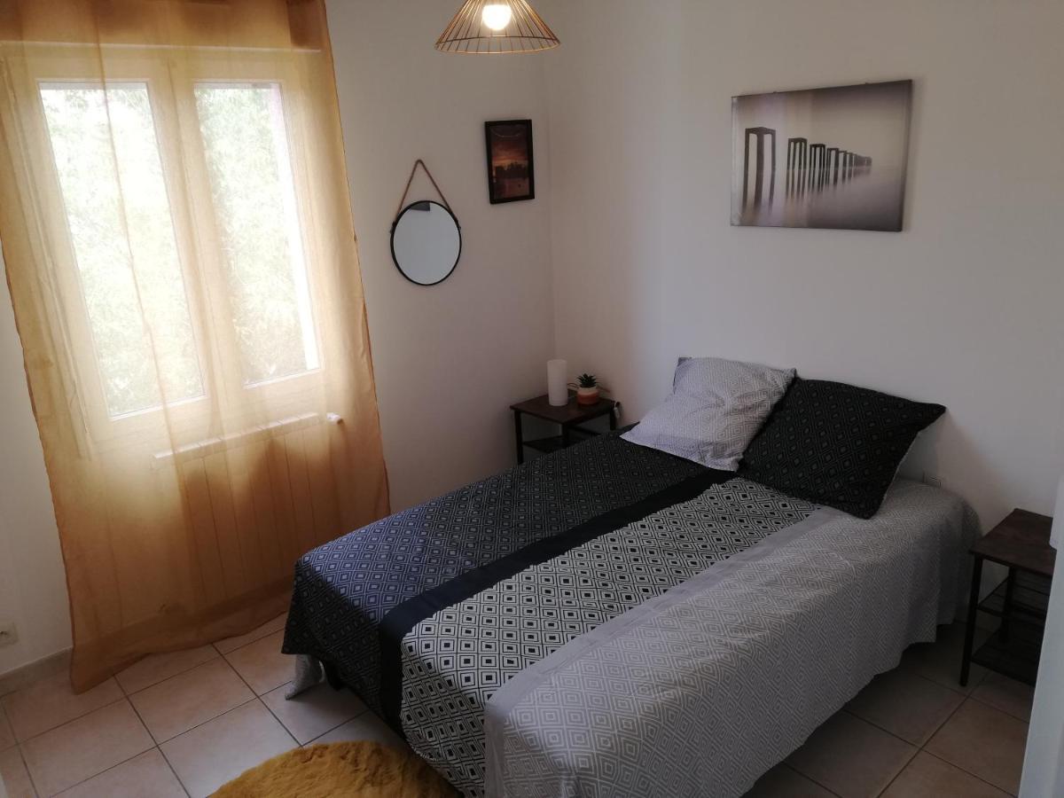 Superbe appartement de 90m2 à Uzes super équipé avec Garage et grand parking privatif Exterior foto